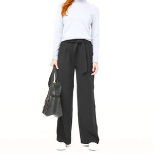 Lululemon Noir Pant *Woven - New, never worn, tag included